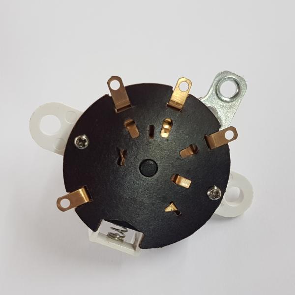 สวิทซ์พัดลมโคจรแบบกระตุก ตัวใหญ่