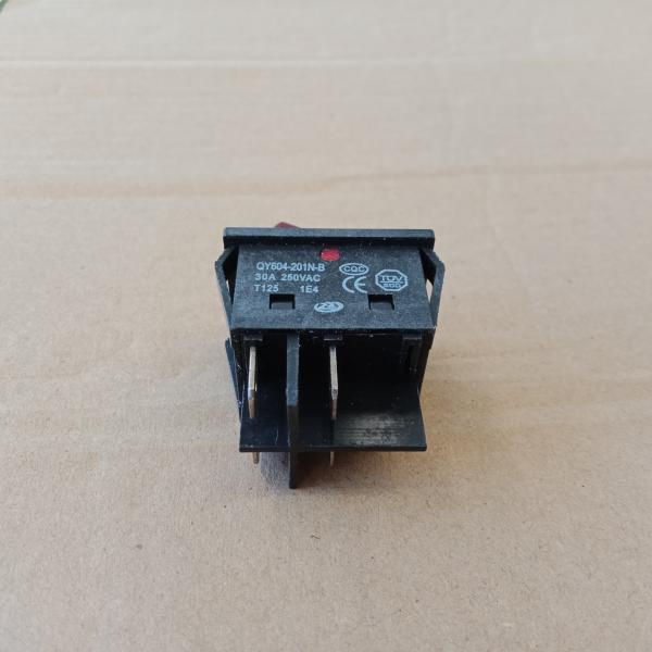 สวิตซ์มีไฟตัวเหลี่ยมใหญ่ 4ขา 30A สีแดง (ใช้กับตู้เชื่อมได้)