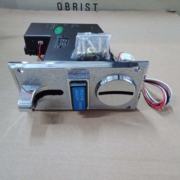 เครื่องหยอดเหรียญ รุ่น 616