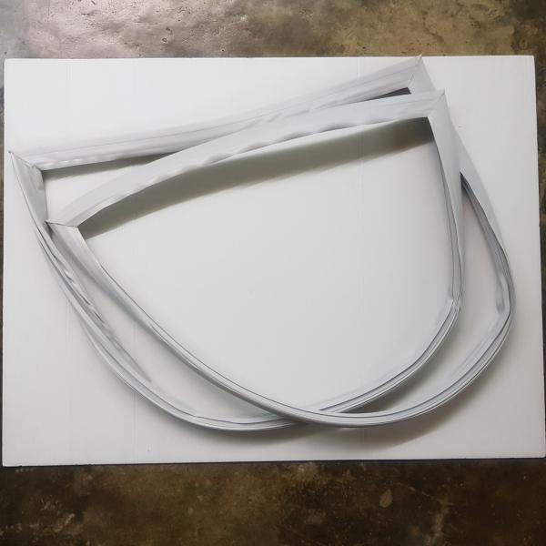 ขอบยางประตูตู้เย็น HITACHI R-64V-3 (510x1150mm.)