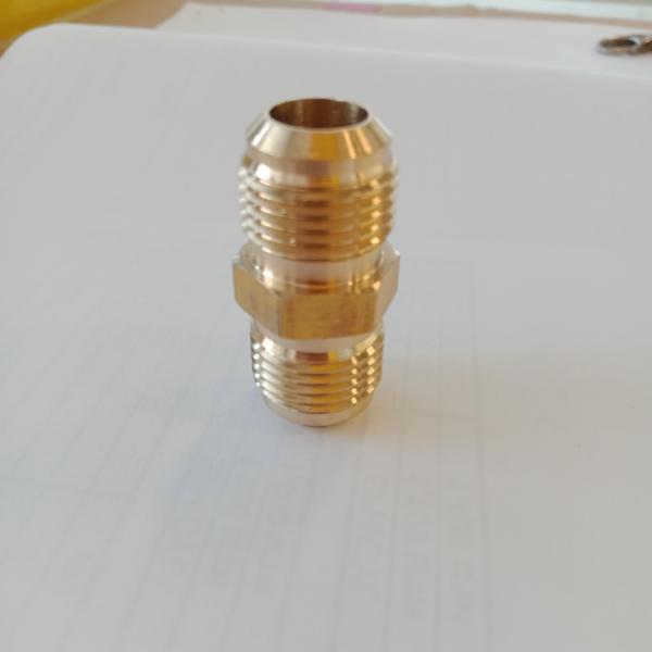 ยูเนี่ยนทองเหลือง ขนาด 1/2 เกลียว 2 ทาง