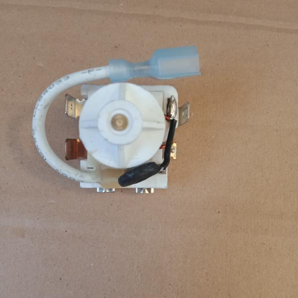 รีเลย์ตู้แช่กุลธร KME-682-40NP แท้