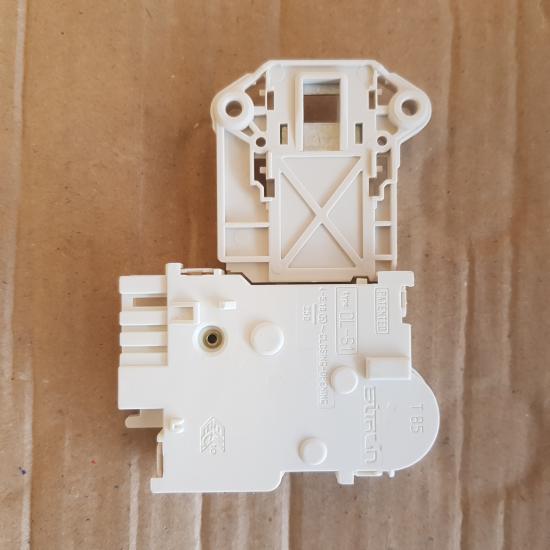 สวิทประตู 4ขา AK8040-1 ELECTROLUX