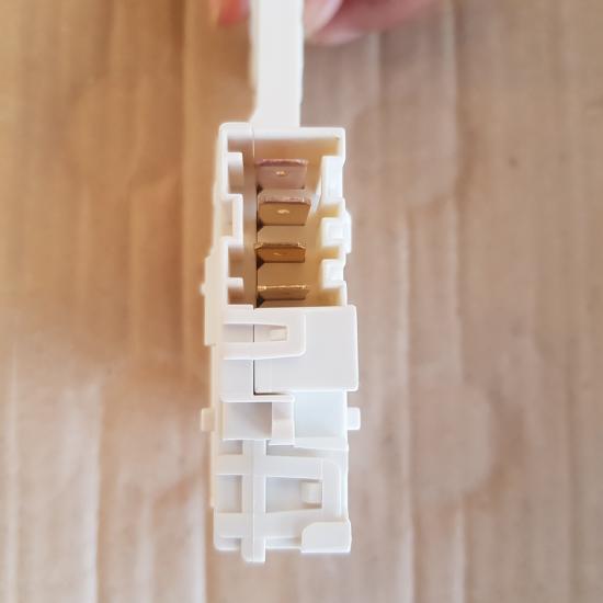 สวิทประตู 4ขา AK8040-1 ELECTROLUX